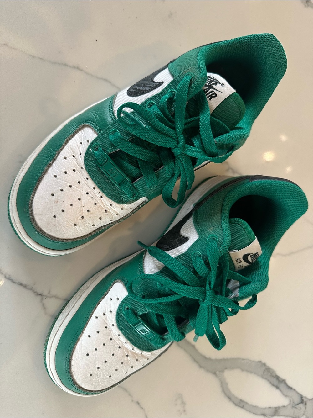 Boys Size 6.5 Nike Green, White & Black Low-Top Sneakers